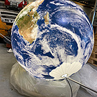 Die Erde, wie man sie aus dem Weltraum sieht, für das Nixdorf Museum Paderborn / Standort Paderborn